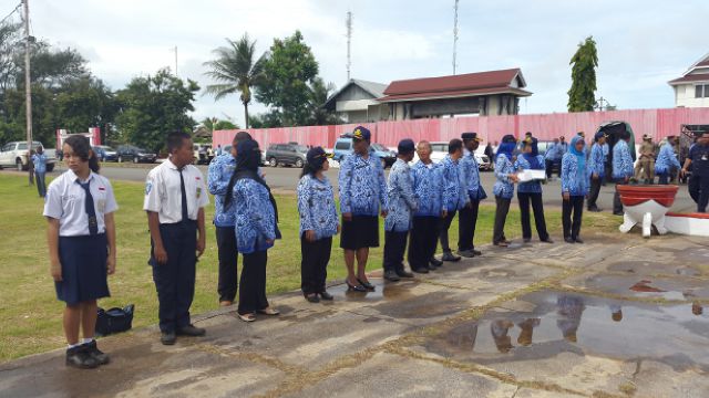Upacara Perdana Korpri, Bupati Merauke  Serahkan Hadiah
