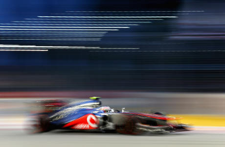 Hamilton Rebut Pole Lagi