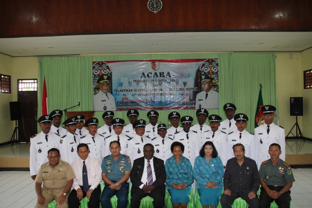 Sebanyak 18 Kepala Kampung dari Lima Distrik Dilantik 