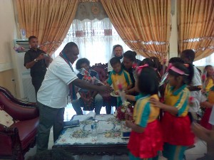 85 Anak Penyandang Cacat Kunjungi Bupati