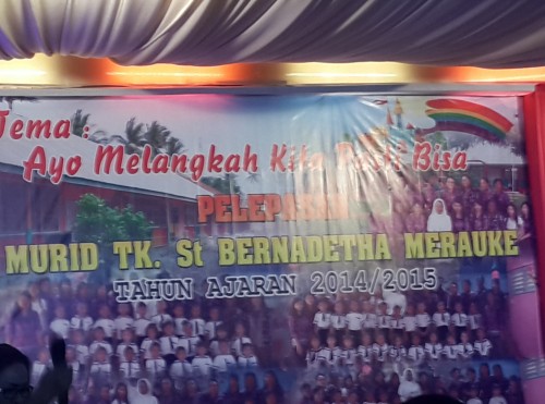 PERPISAHAN TAMAN KANAK-KANAK TK SANTA BERNADETA KABUPATEN MERAUKE