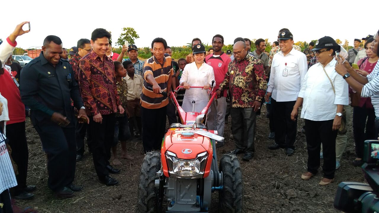 BPJS Ketenagakerjaan Bantu Alat Tani Bagi Petani Merauke
