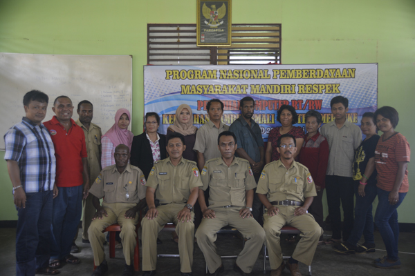 PELATIHAN KOMPUTER BAGI APARATUR RT/RW KELURAHAN BAMBU PEMALI