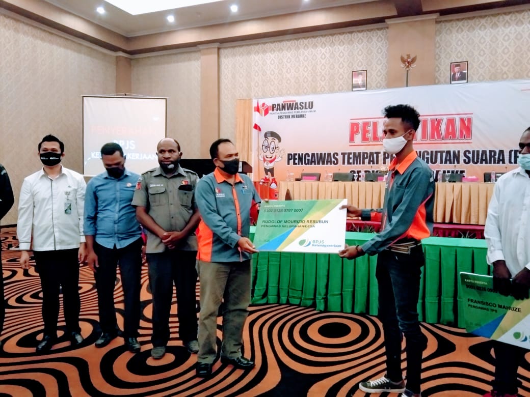 198 Pengawas TPS Se-Distrik Merauke Mendapatkan Perlindungan JKK dan JKm