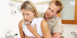 Agar Tersedak Tak Berakibat Fatal, Yuk Belajar Penanganannya