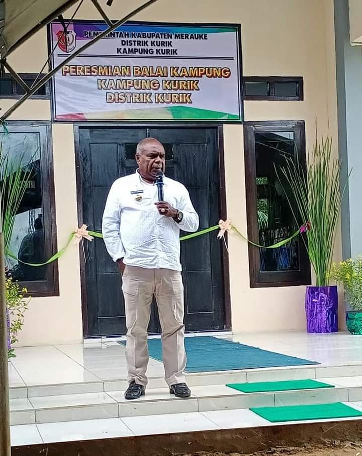 Bupati Merauke Meresmikan Balai Kampung Kurik