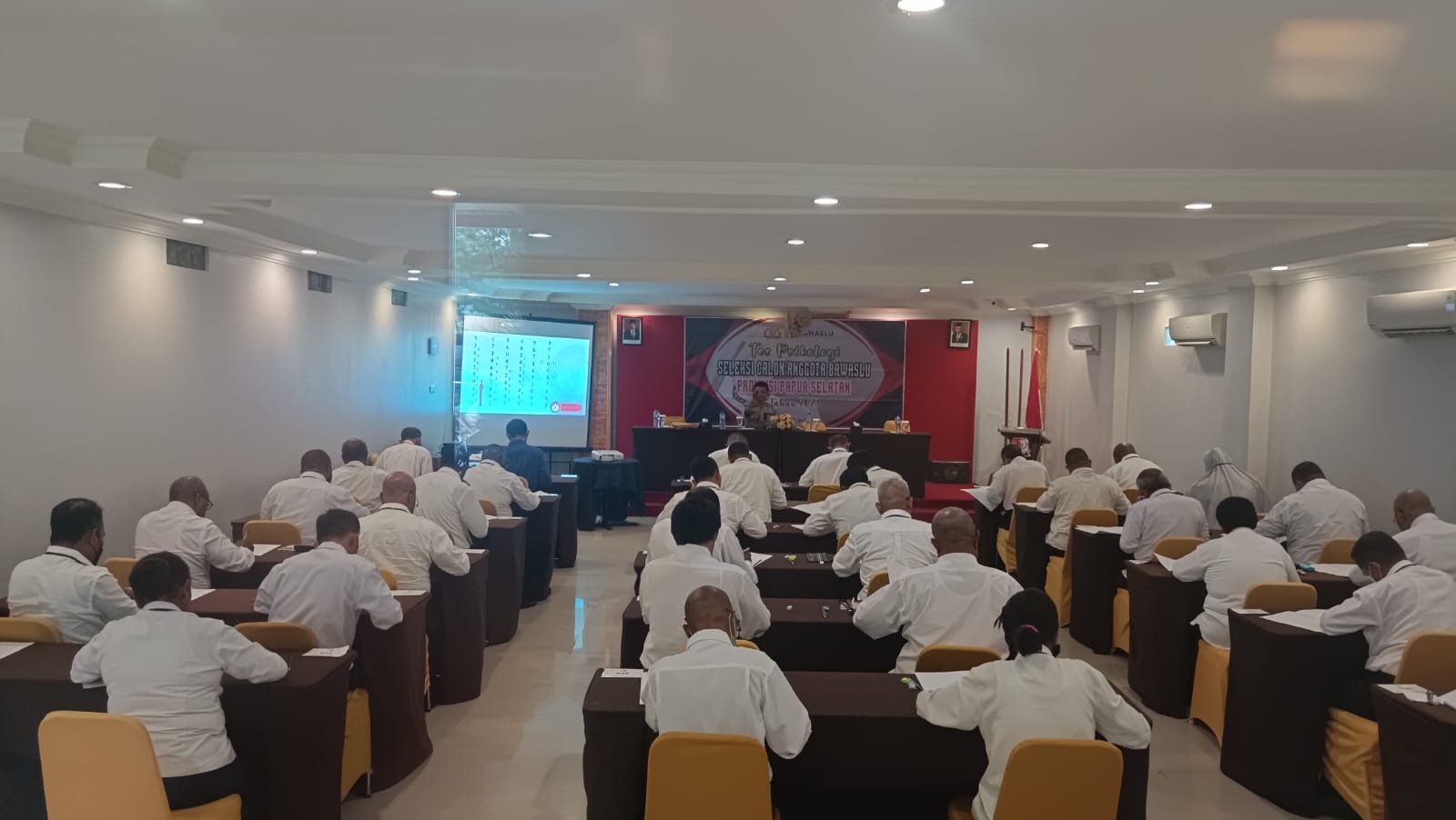 35 Peserta Calon Anggota Bawaslu PPS Ikuti Tes Psikologi
