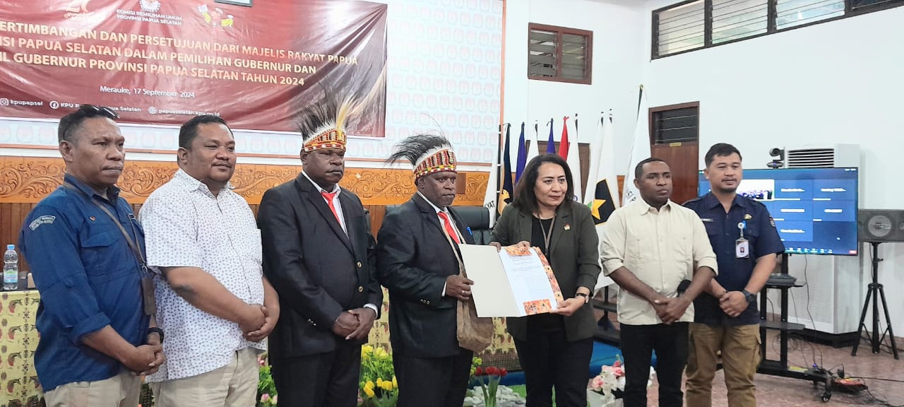 MRPS Serahkan Dokumen Keaslian Bapaslon Gubernur dan Wagub ke KPU Papua Selatan