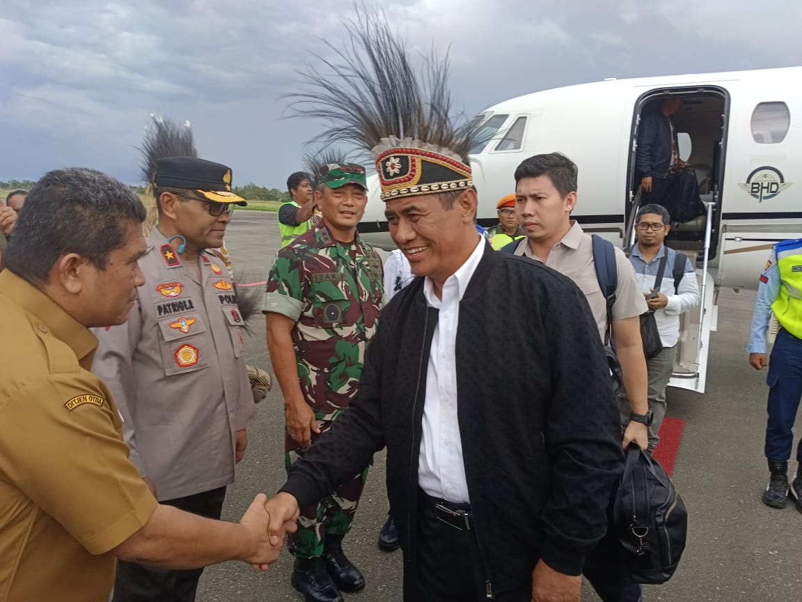 Mentri Pertanian Tiba di Bandara Mopah Merauke