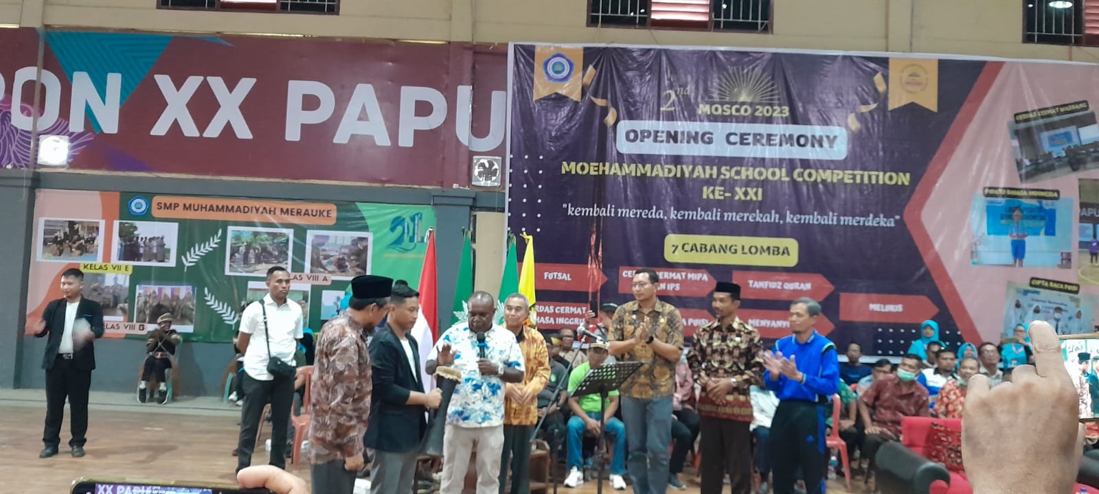 Romanus Mbaraka Serahkan 30 Juta untuk Muhammadiyah School Competition