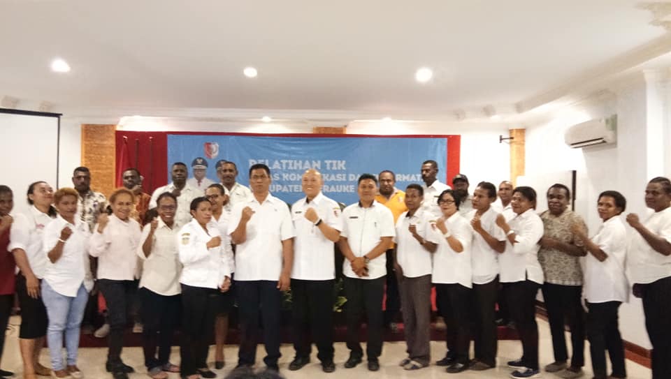 PELATIHAN TEKNOLOGI INFORMASI DAN KOMUNIKASI BAGI OAP (ORANG ASLI PAPUA)