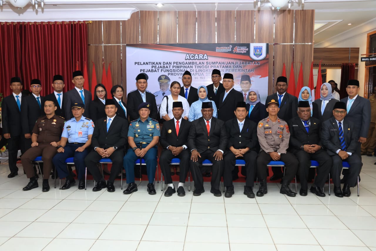 Gubernur Apolo Safanpo Lantik 16 Pejabat di Provinsi Papua SelatanÃ‚Â 