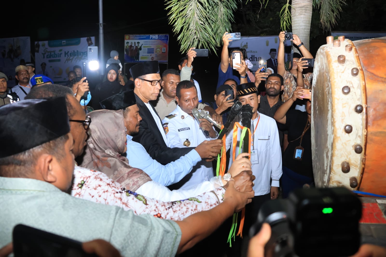 Gubernur Apolo dan Bupati Yosep Lepas Gema Takbir Idul Adha di Merauke