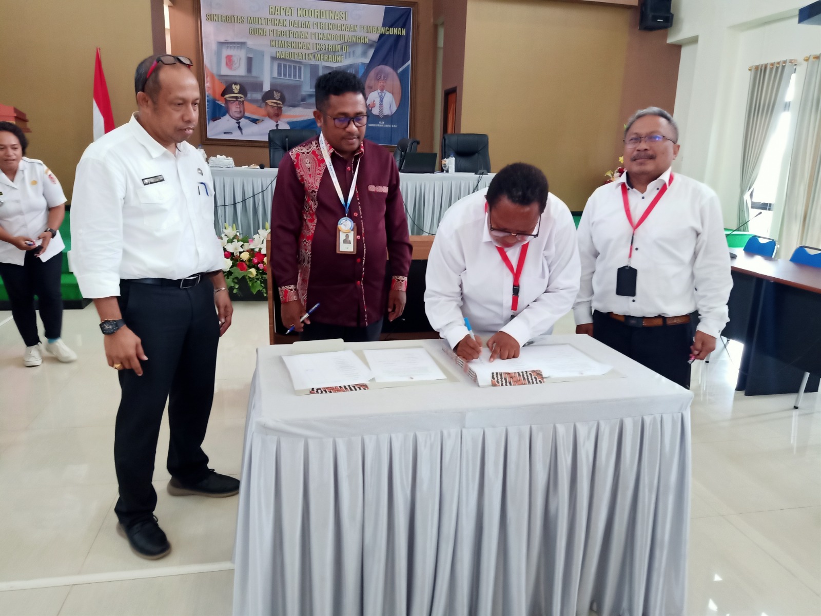 Proyek Perubahan Samuelerino Tahiya, S.Hut berjudul Ã¢â‚¬Å“Sinergitas Multipihak Dalam Perencanaan Pembangunan Guna Percepatan Penanggulangan Kemiskinan Di Kabupaten Merauke"  GITA MALAM KEMBANG KENANGAN"