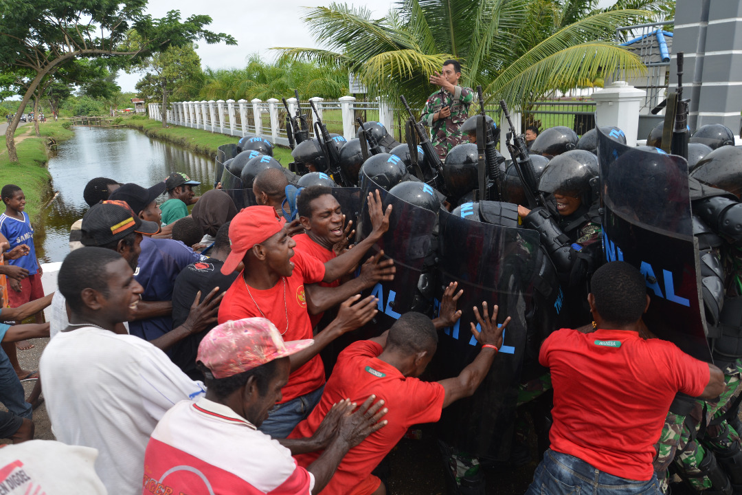 Mako Lantamal XI Merauke Diserang