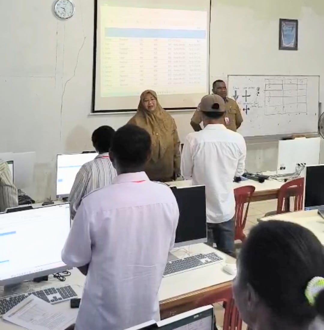 Wabup Merauke Tinjau Peserta Ujian Office Basic Otsus 2025