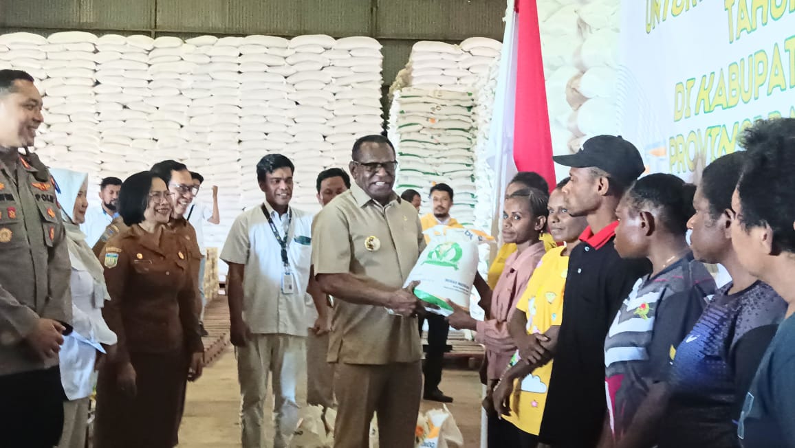 BULOG Merauke Luncurkan Penyaluran Bantuan Pangan Beras 2025 untuk 5 Kabupaten
