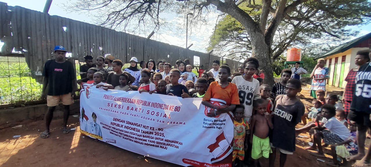 Panitia HUT RI Kabupaten Merauke Berbagi Kasih di Panti Asuhan dan Asrama