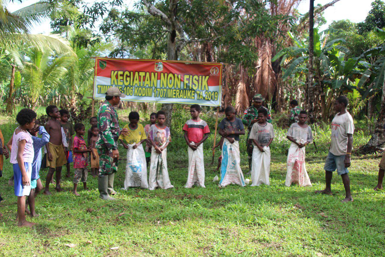 Anak-Anak Kampung Kogir Ikuti Lomba Balab Karung