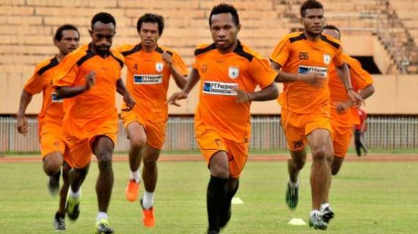 Nerius Alom, Antar Persipura Raih Satu Point