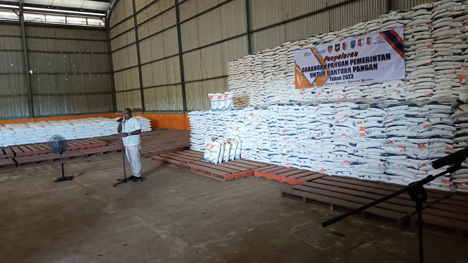 Bulog Salurkan Beras Pemerintah Bagi 51.327 KPM di Papua Selatan