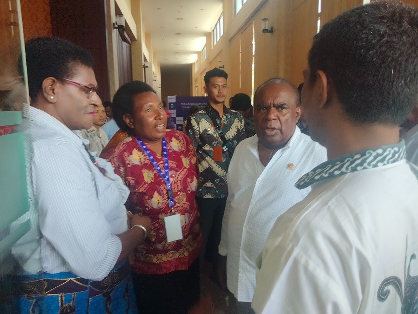 Honorer Dihapus 2023, Bupati Romanus Mengaku Masih Cek Aturannya