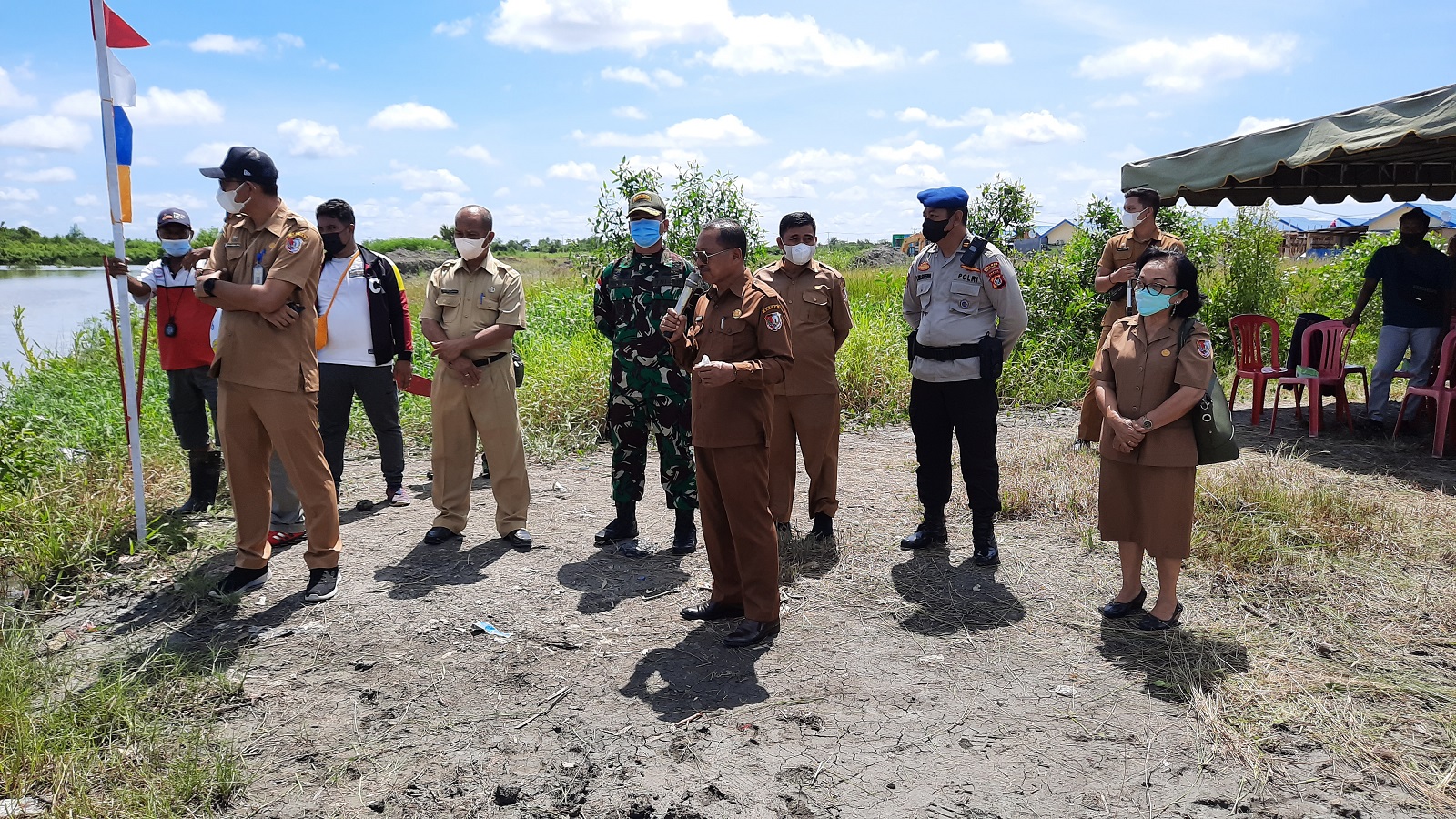 Masyarakat Asli Papua Antusias Ikut Lomba Dayung Tradisional