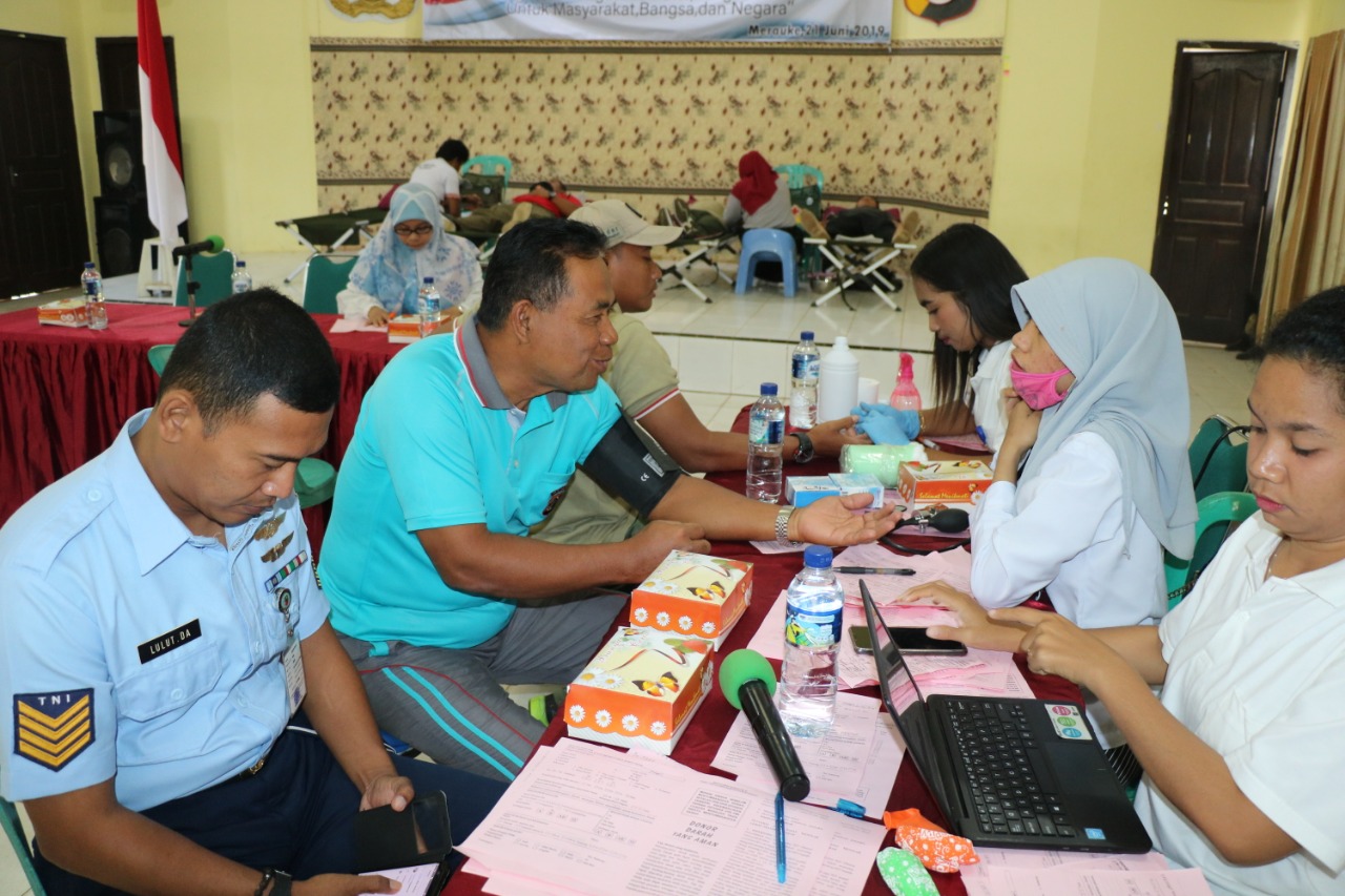 Polres Merauke Gelar Donor Darah Dalam Rangka HUT Bhayangkara Ke-73