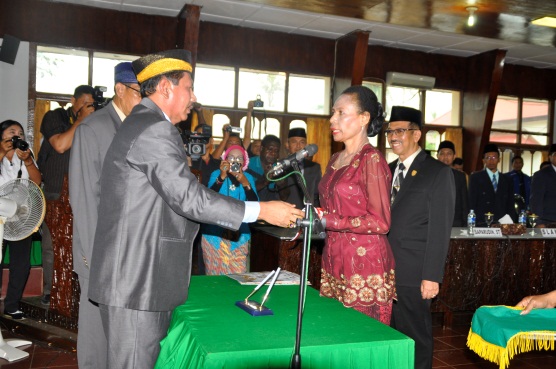 Dari Partai Gerindra Kanisia Mekiw Menjadi Ketua DPRD Kabupaten Merauke Sementara