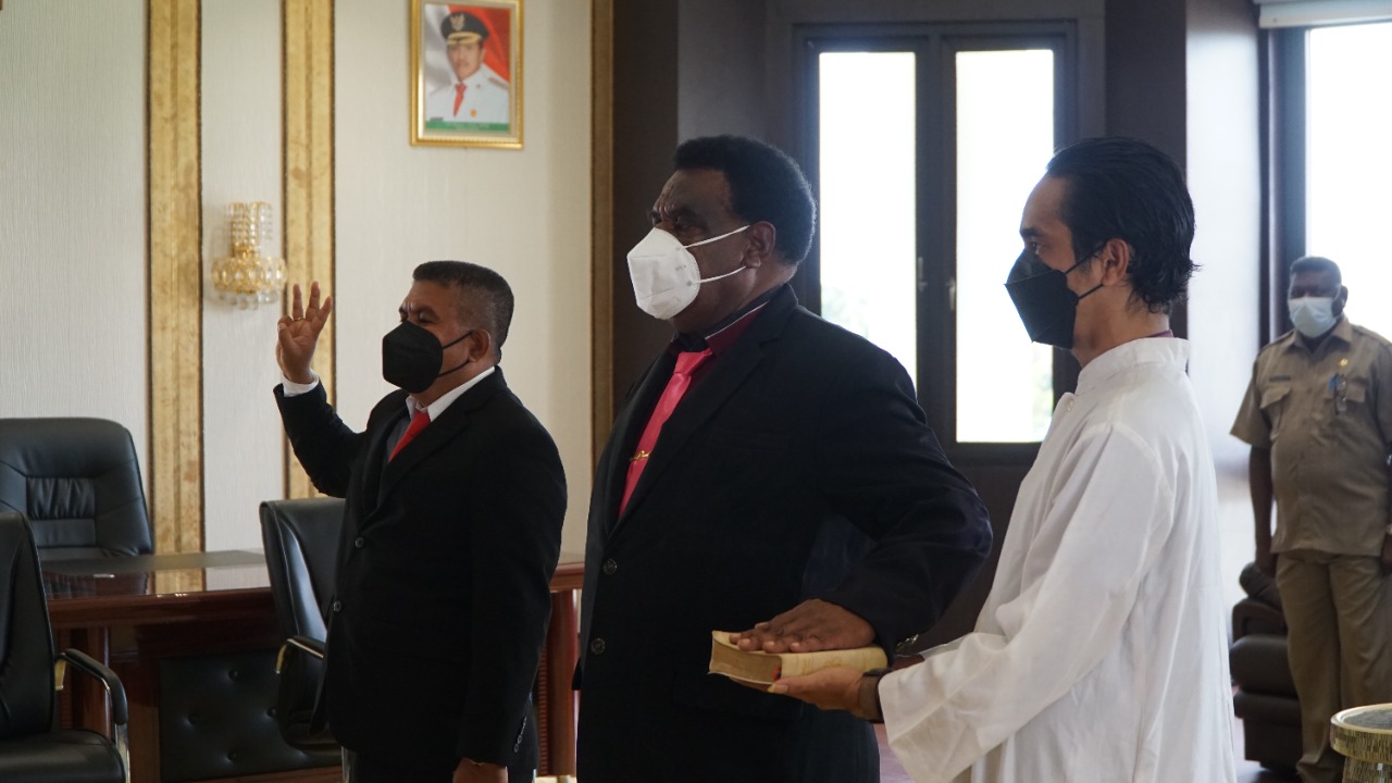 Dua Pejabat Merauke Dilantik, Elyas Mite Jadi Kepala Badan Keuangan dan Aset Daerah