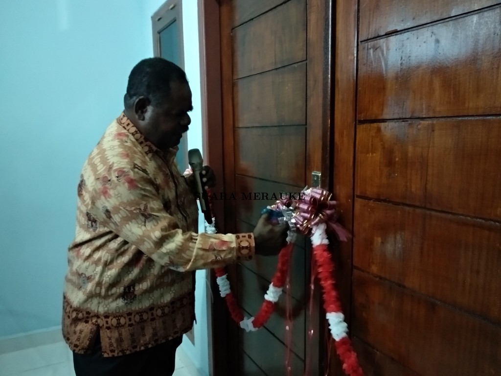 Elisa Kambu Resmikan Asrama Mahasiswa Asmat di Merauke