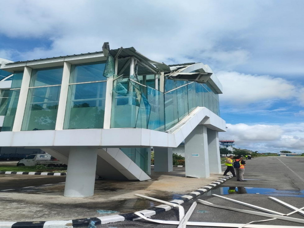 Pesawat Lion Air JT-797 Tabrak Garbarata Bandara Mopah Merauke