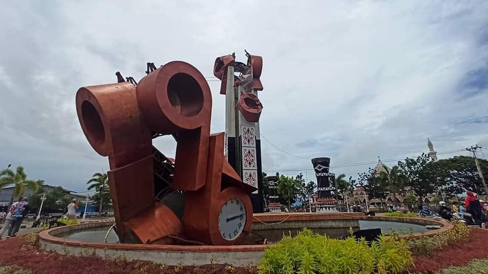 Tugu Libra Merauke Tumbang Diterpa Angin Kencang
