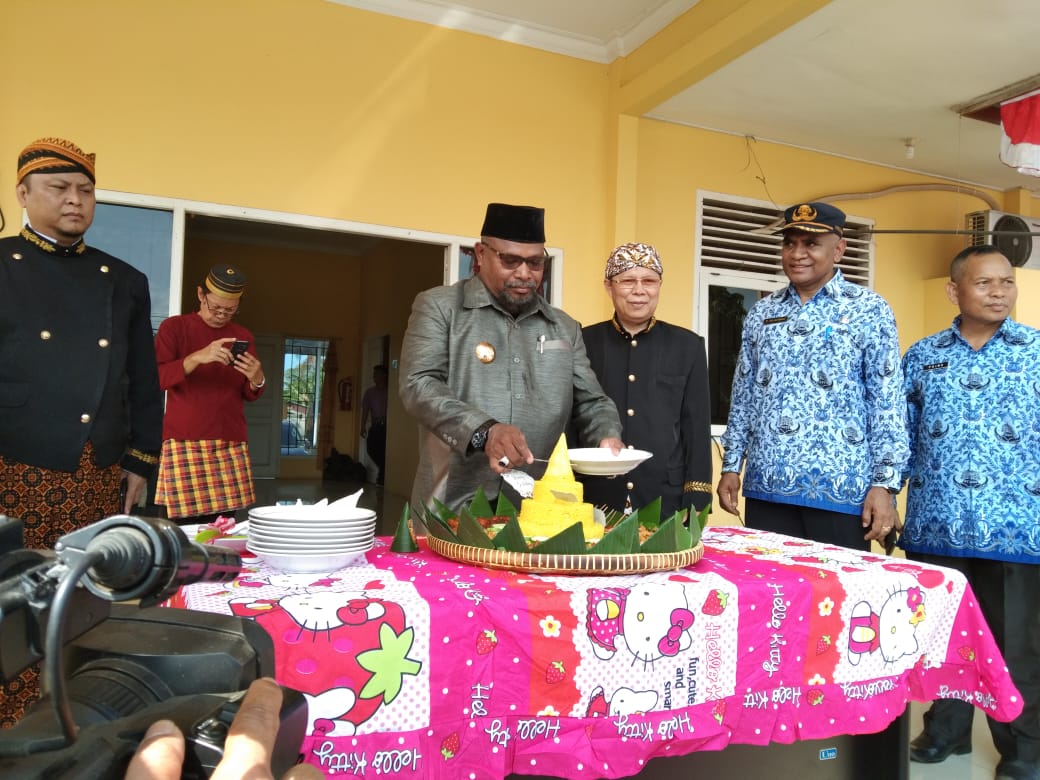 HUT PUPR Di Merauke Dimeriahkan Dengan Pemotongan Tumpeng
