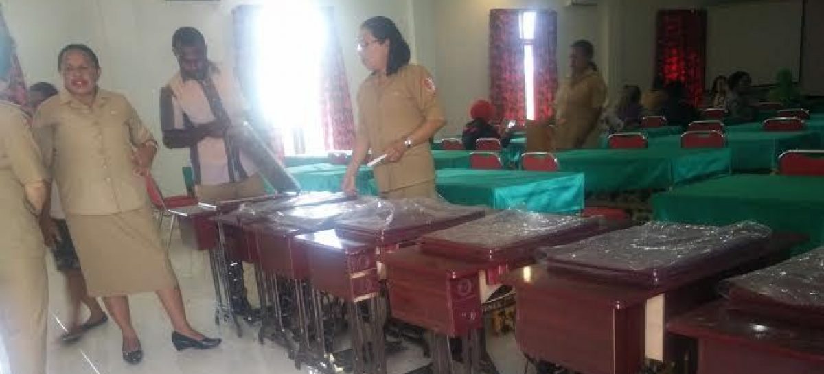 15 IRT dari 3 Distrik di Merauke Dilatih Menjahit
