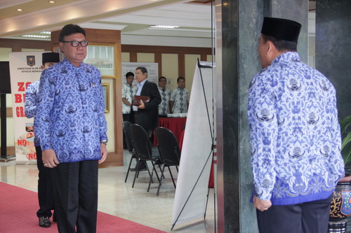 Seragam Dinas PNS Berubah lagi?