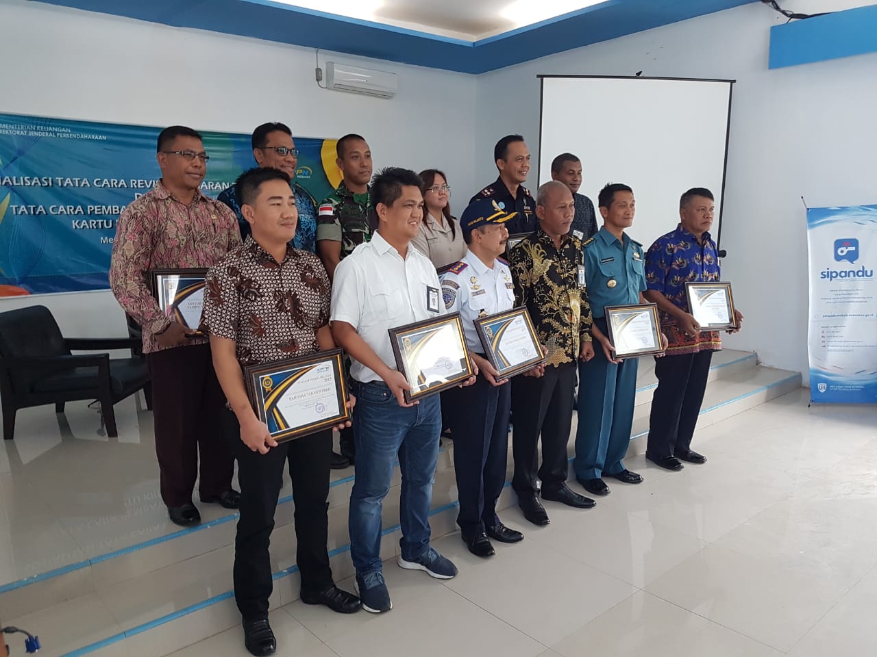 KPPN Merauke Berikan Penghargaan Bagi Satker Pengelola DIPA 2018 Terbaik 