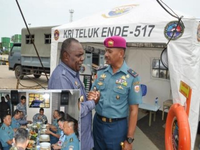 KRI Teluk Ende Jemput 60 Personil TNI AD Di Merauke 