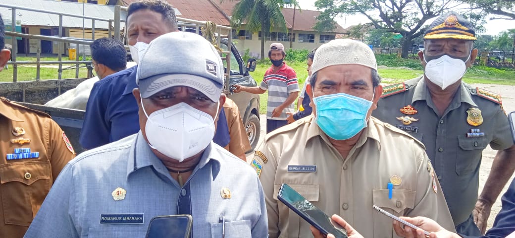 Bupati Merauke Serahkan Satu Hewan Kurban di Mesjid Raya Al Aqhsa