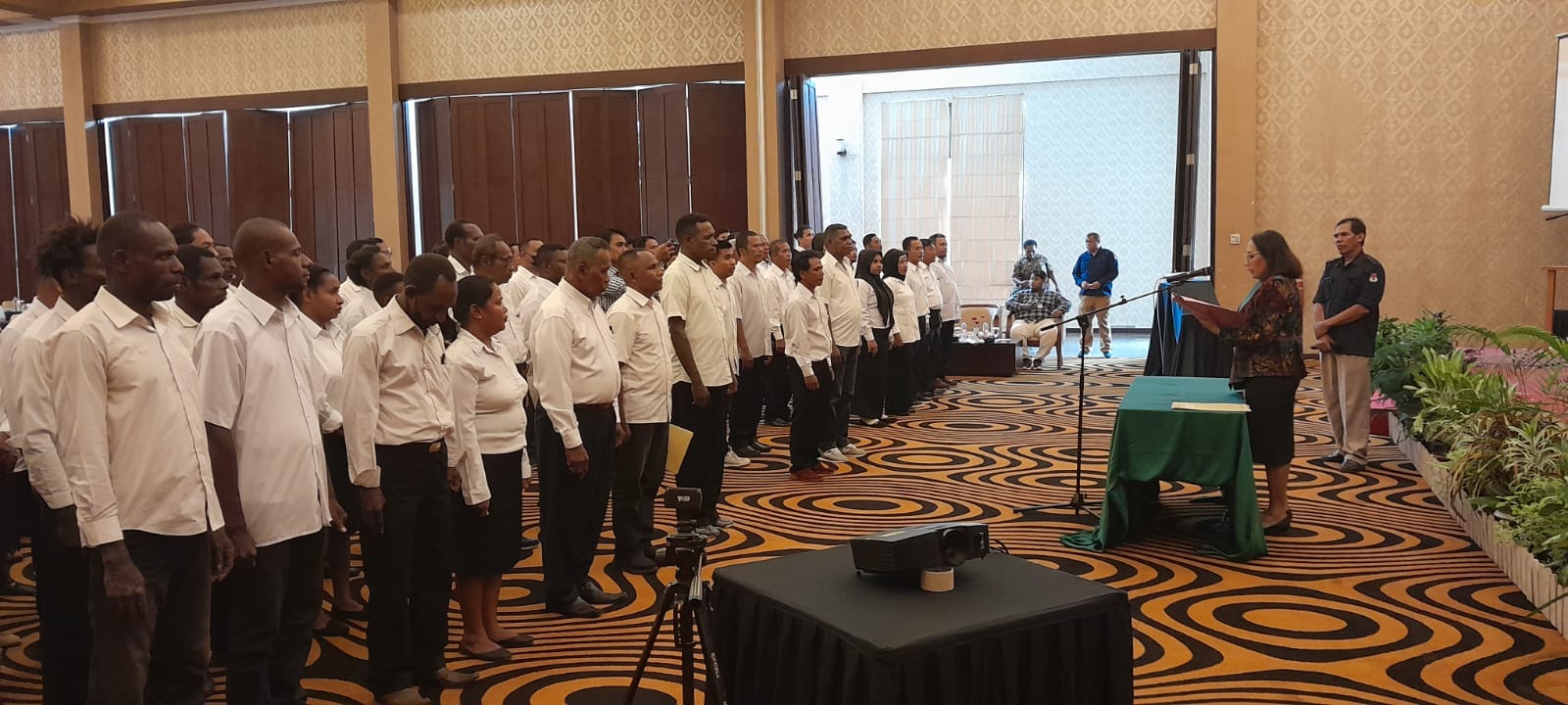 Ketua KPU Merauke Lantik Anggota Panitia Pemungutan Suara