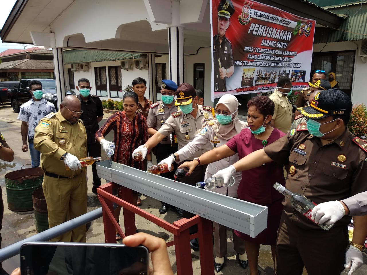 Kejari Merauke Musnahkan BB Berkekuatan Hukum Tetap