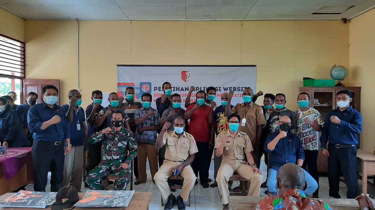 Sebanyak 30  Aparat Kampung dan Distrik di Distrik Ngguti Dibekali Pelatihan Komputer