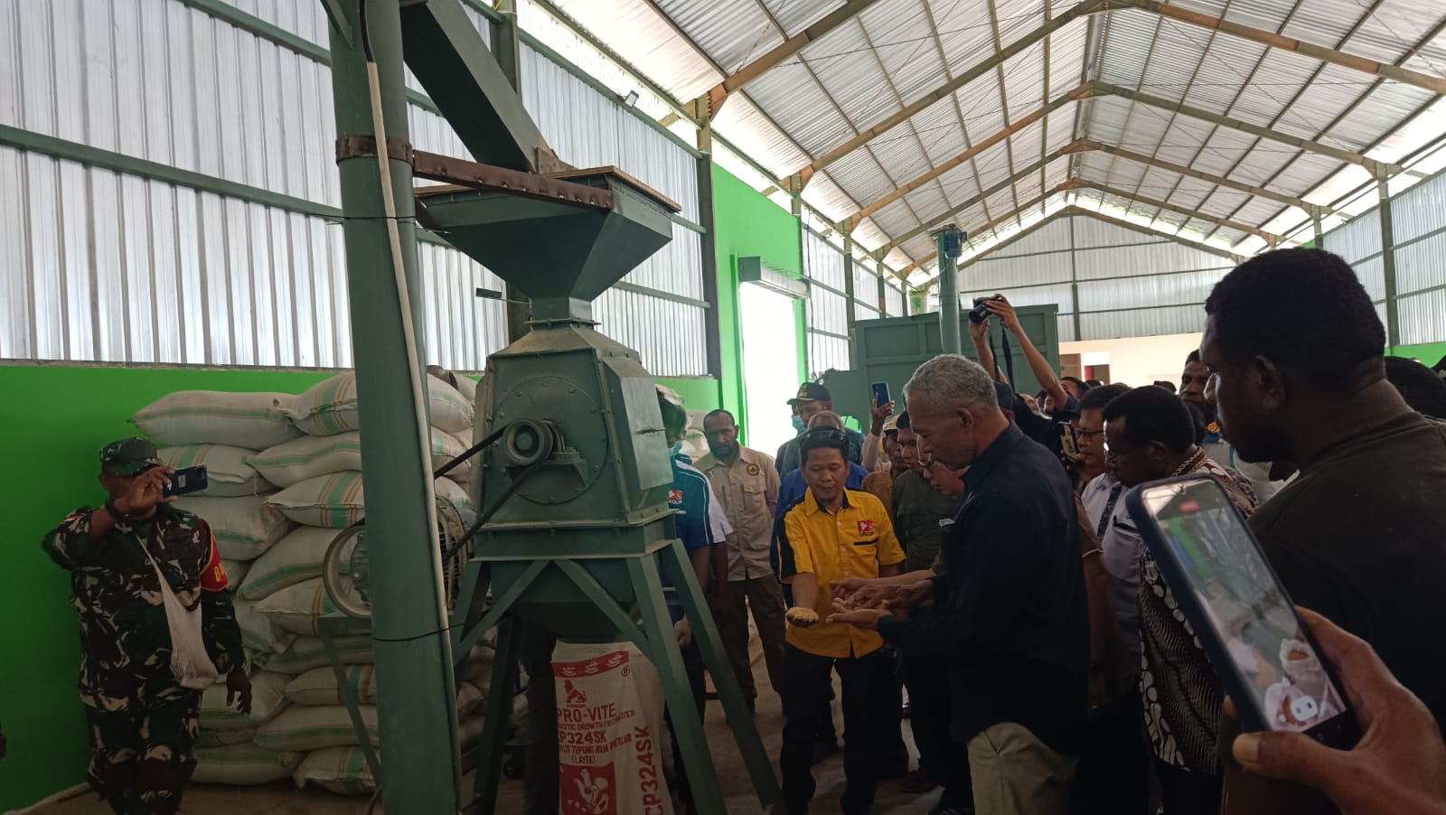 Perdana, Pabrik Pakan Ternak Ayam Hadir di Papua Selatan