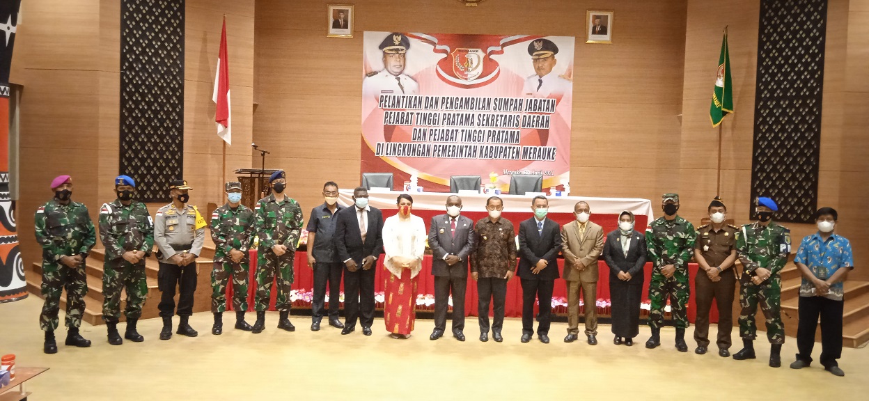 Ruslan Ramli di Lantik Sebagai Sekretaris Daerah Kabupaten Merauke Oleh Bupati Merauke Romanus Mbaraka, Berserta 3 Pejabat Tinggi Pratama