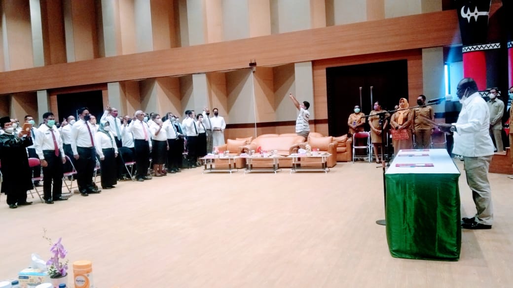 300 Pejabat Eselon IV Pemkab Merauke Dilantik