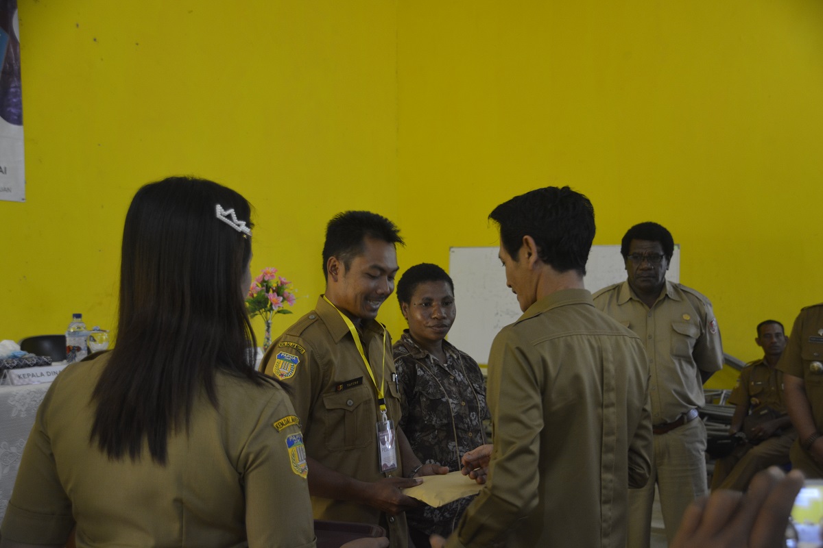 Sebanyak 30 Peserta dari 14 Kampung Di Distrik Tanah Miring Mengikuti Pelatihan Komputer Dasar