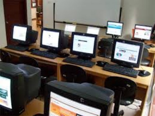 PELATIHAN KOMPUTER BAGI APARAT KAMPUNG