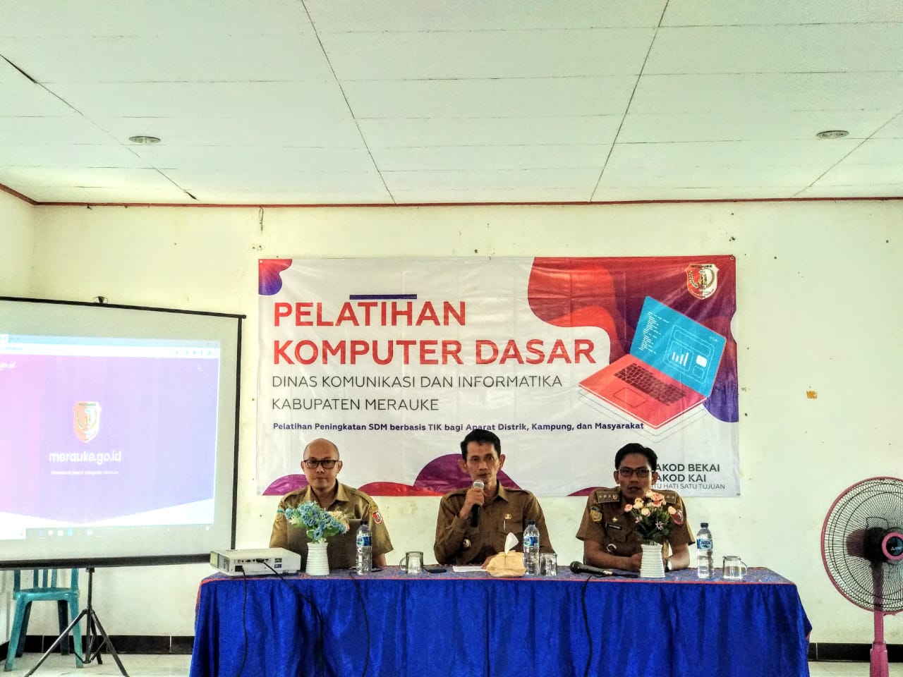Wakil Bupati Membuka Pelatihan Komputer Dasar di Distrik Naukenjerai