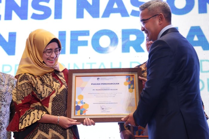 Punya Jaringan Terluas, Telkomsel Diganjar Penghargaan dari Kominfo