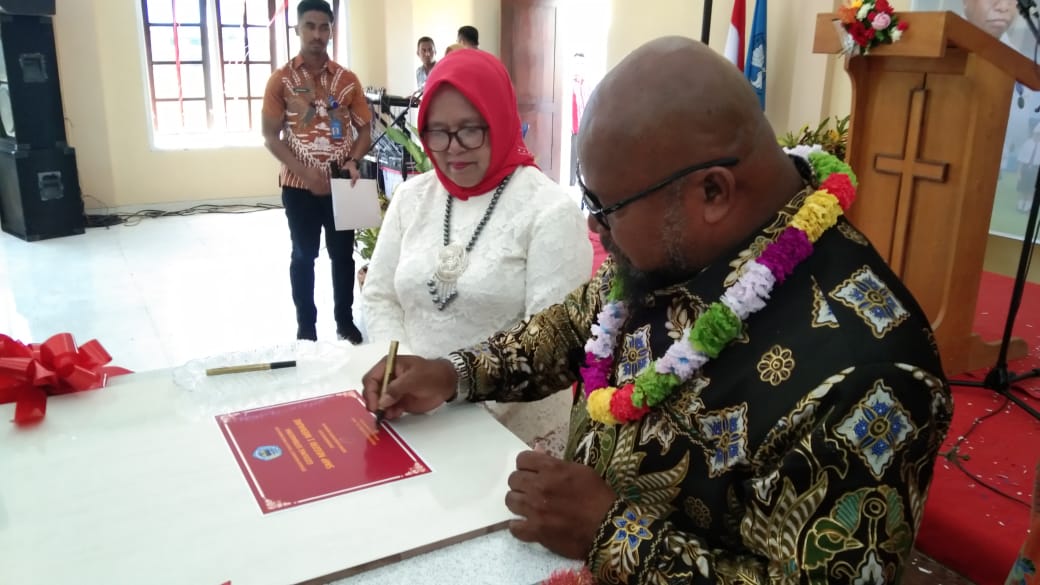 Bupati Merauke Resmikan Gedung Serba Guna SMP Negeri 1
